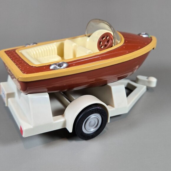 C.C. Boat 'N Trailer No 17 (1999) The Chevron Cars - Picture 3 of 9